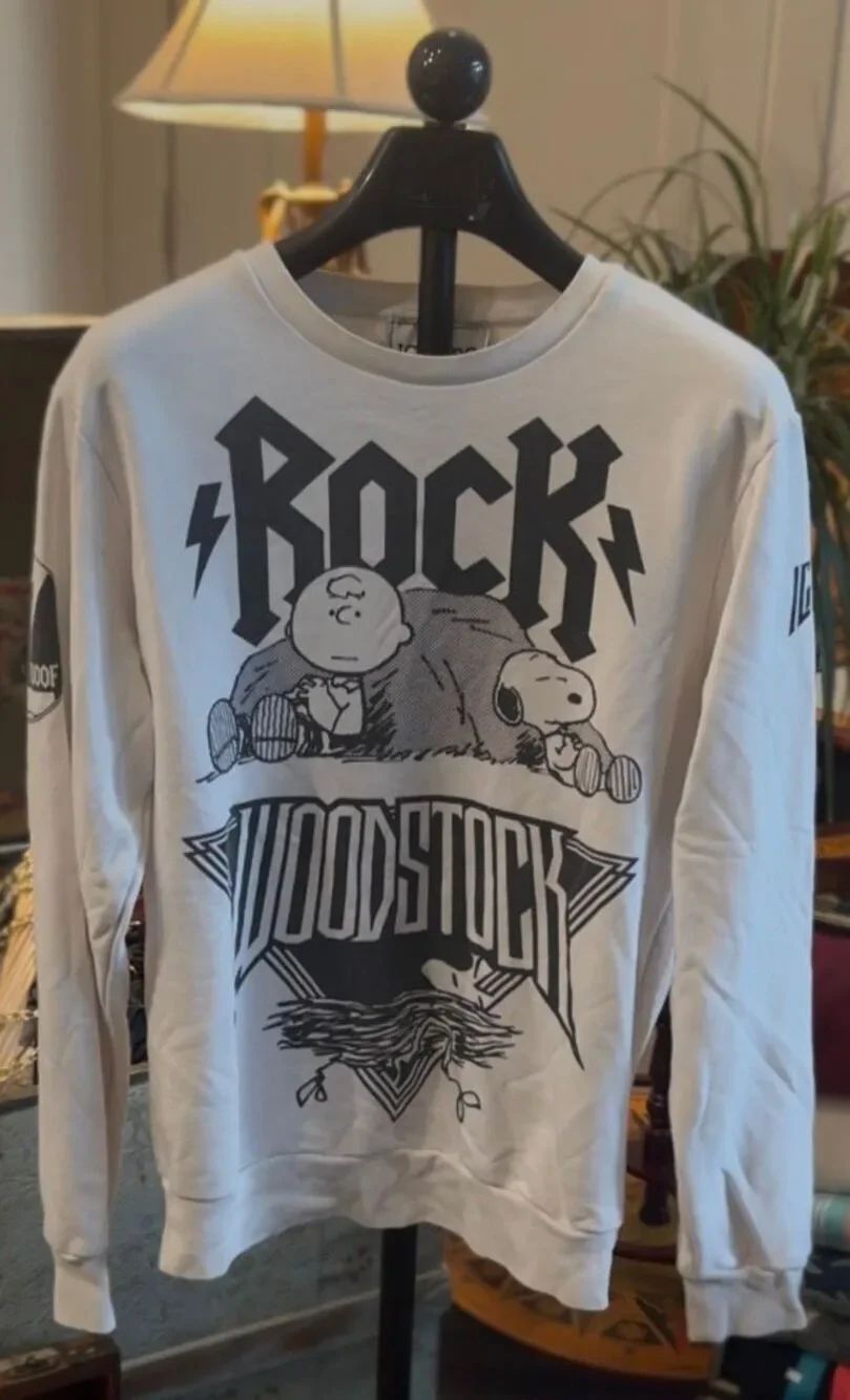 Vintage Unisex Snoopy/Peanuts Sweatshirt "Rock Woodstock"